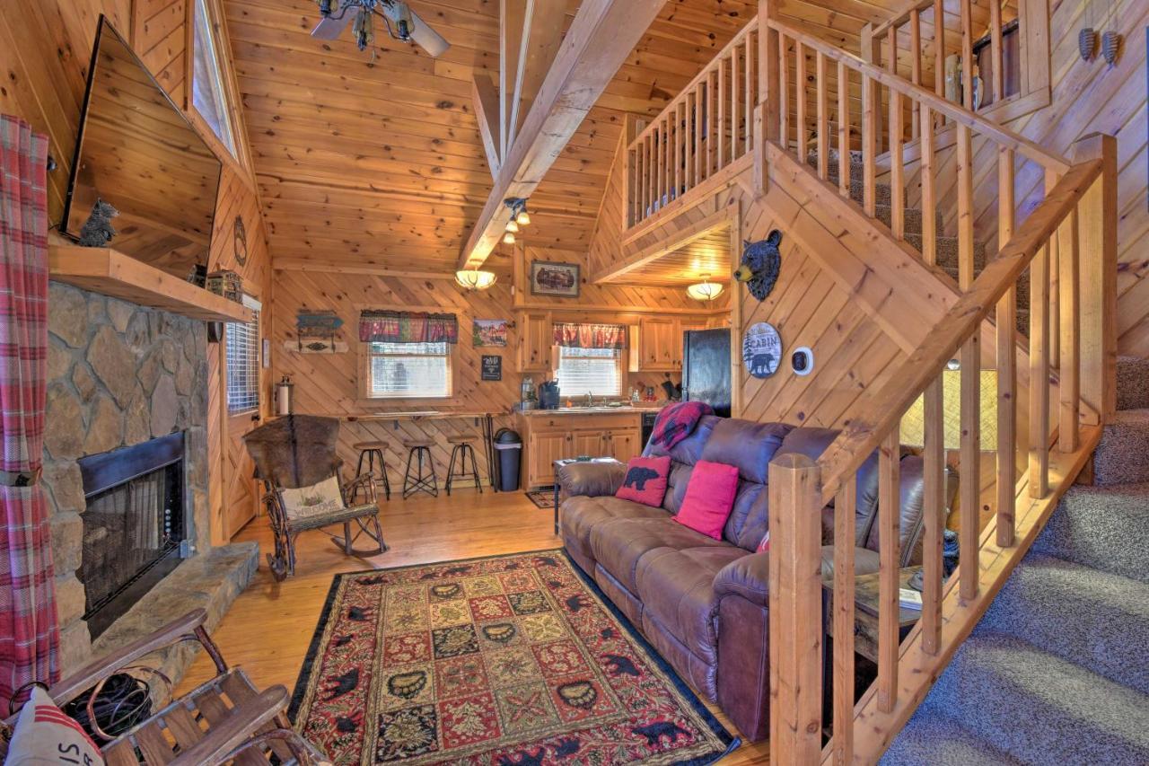 Helen Cabin With Deck And Hot Tub Less Than Half Mi To Main St Экстерьер фото