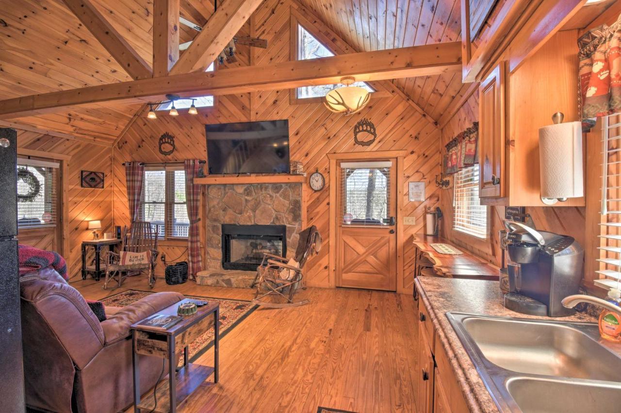 Helen Cabin With Deck And Hot Tub Less Than Half Mi To Main St Экстерьер фото
