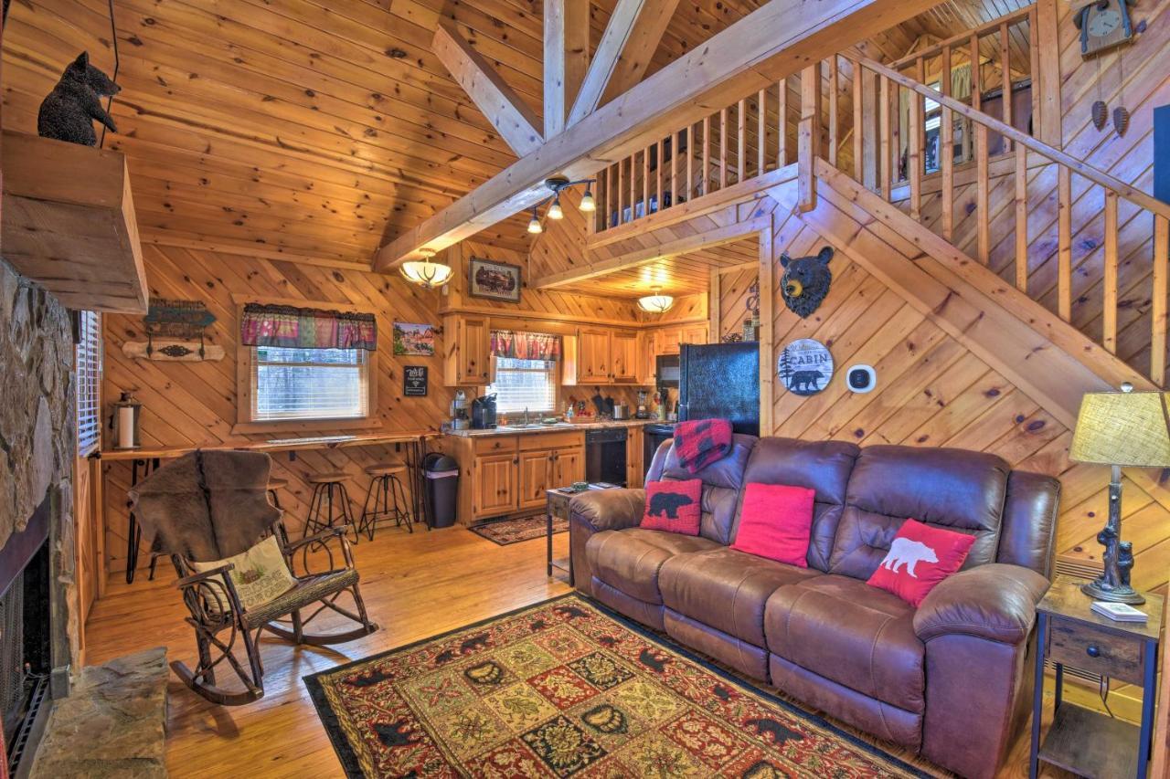 Helen Cabin With Deck And Hot Tub Less Than Half Mi To Main St Экстерьер фото