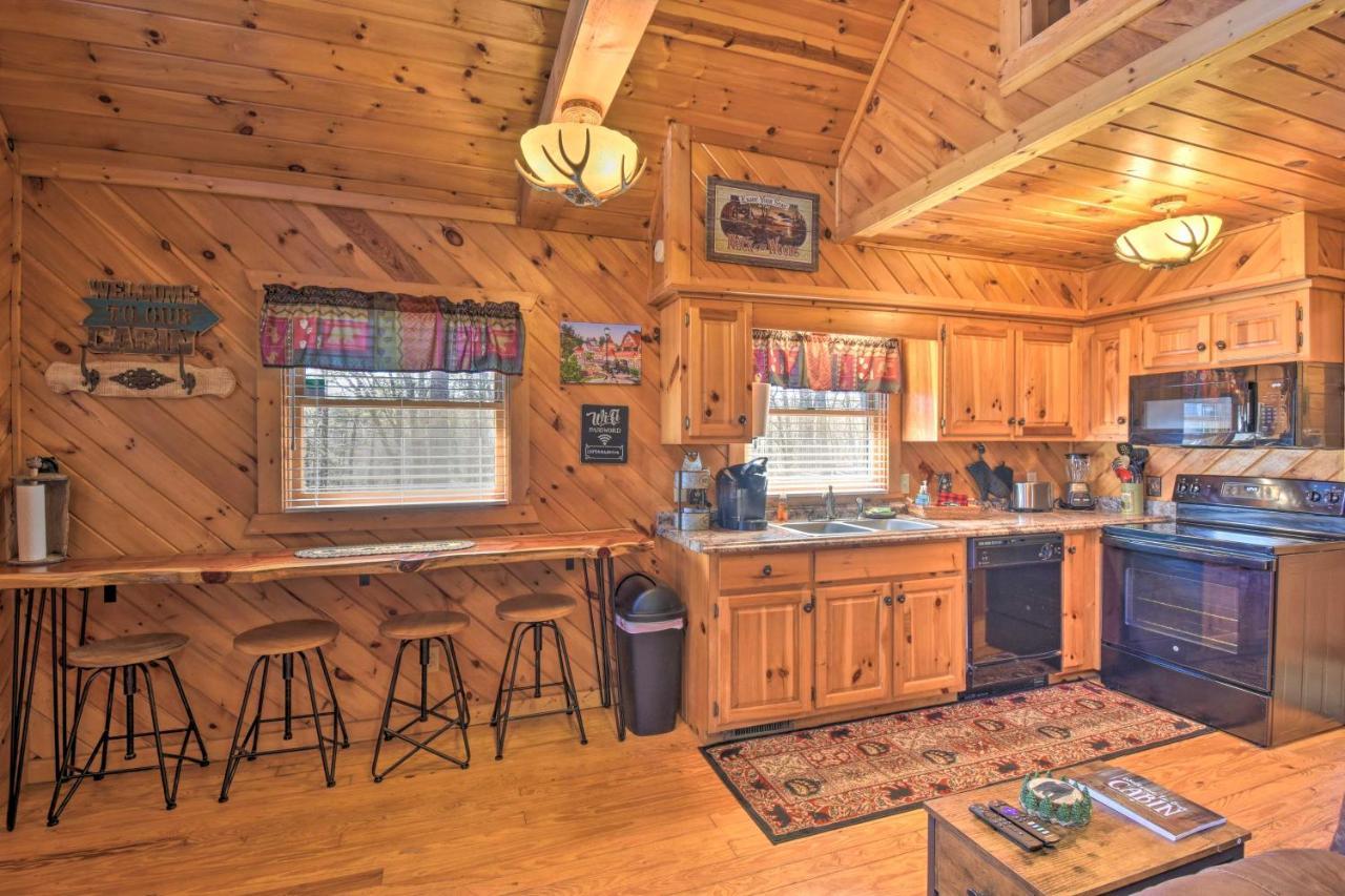 Helen Cabin With Deck And Hot Tub Less Than Half Mi To Main St Экстерьер фото
