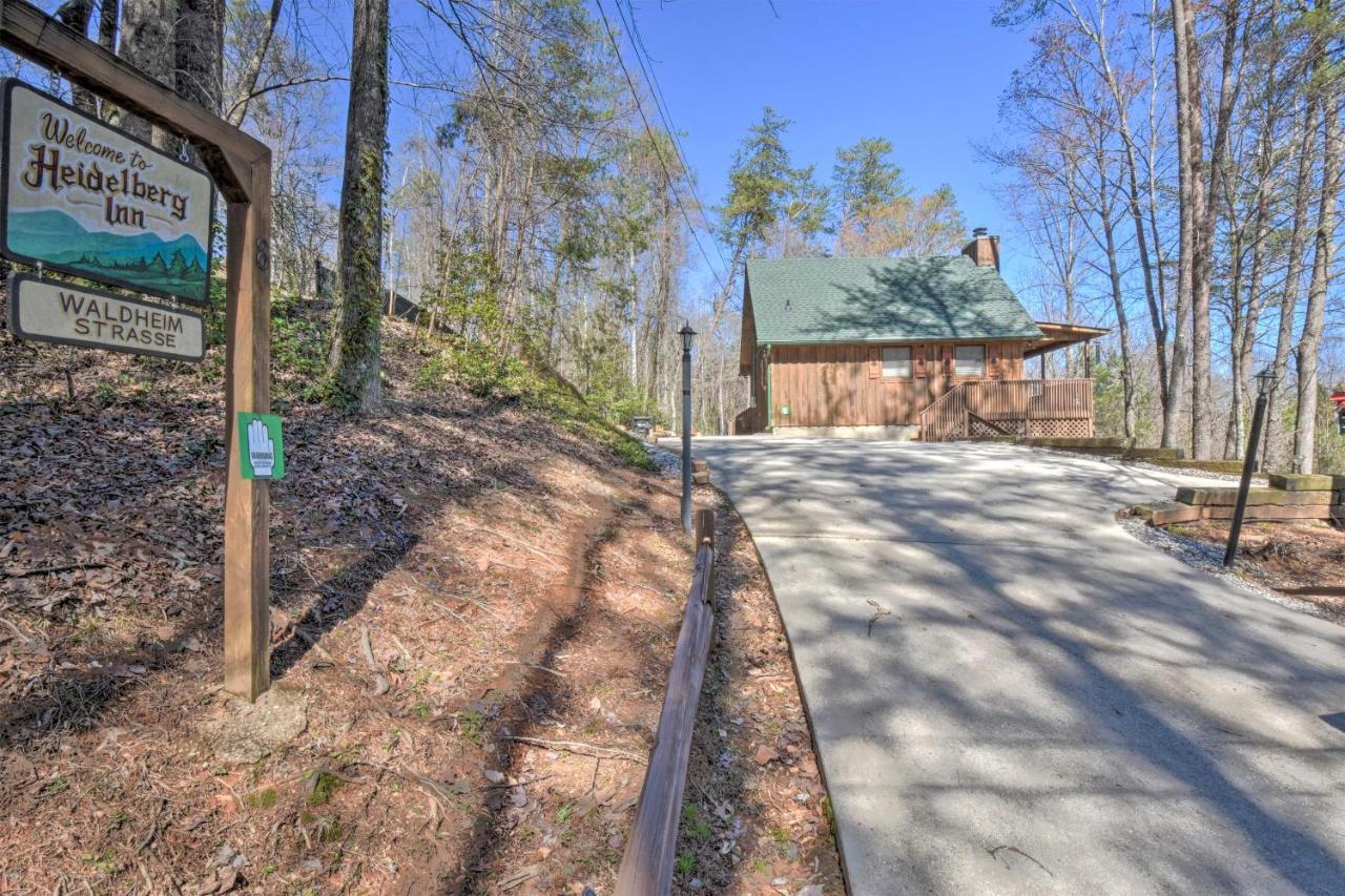 Helen Cabin With Deck And Hot Tub Less Than Half Mi To Main St Экстерьер фото